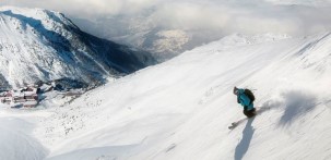 Ski Total | Skiing an empty slope down to the centre